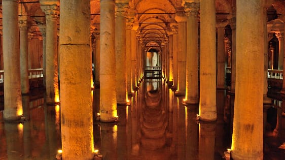 A cisterna de Basílica em Istambul
